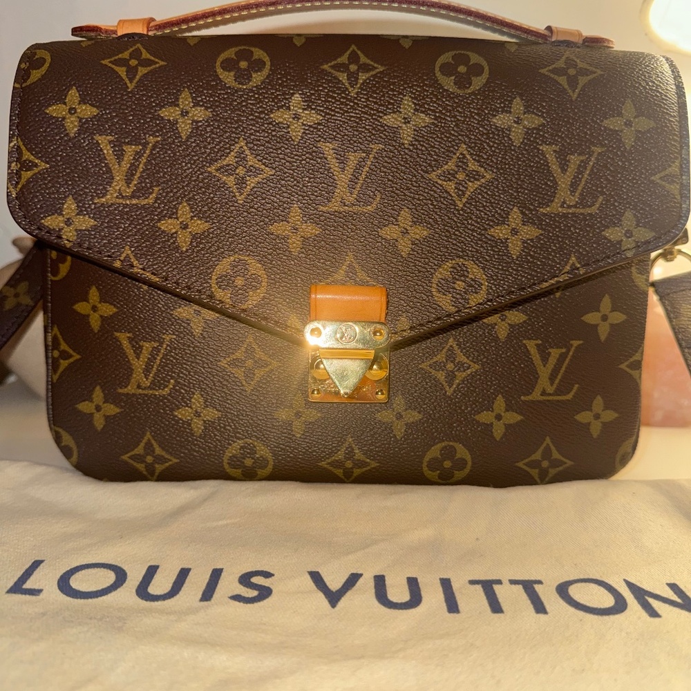 Louis Vuitton Pochette Metis